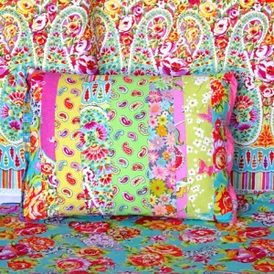 SCD0059 62 Kashmir Garden, pieced cushion